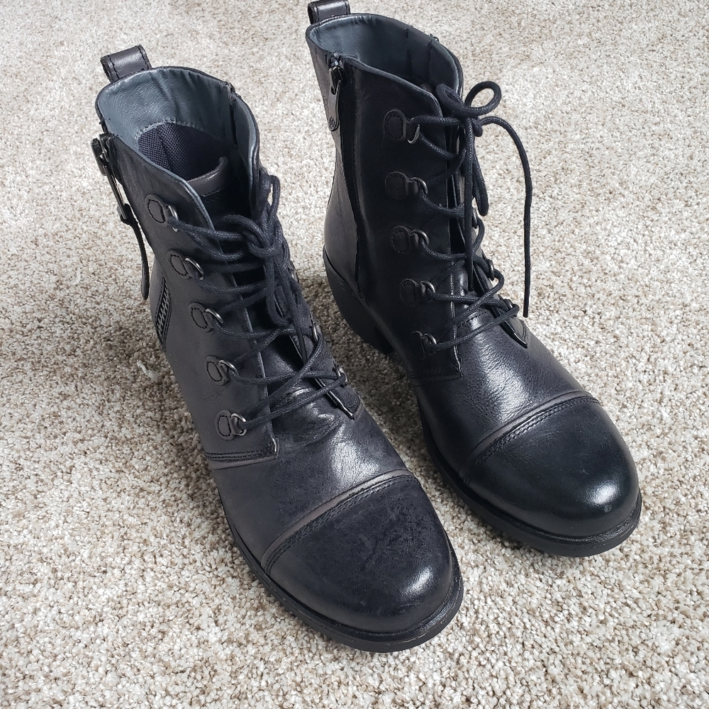Bussola black boots